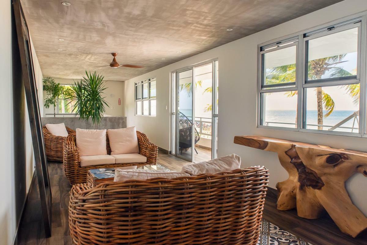 Numero Uno Beach House Сан-Хуан Экстерьер фото