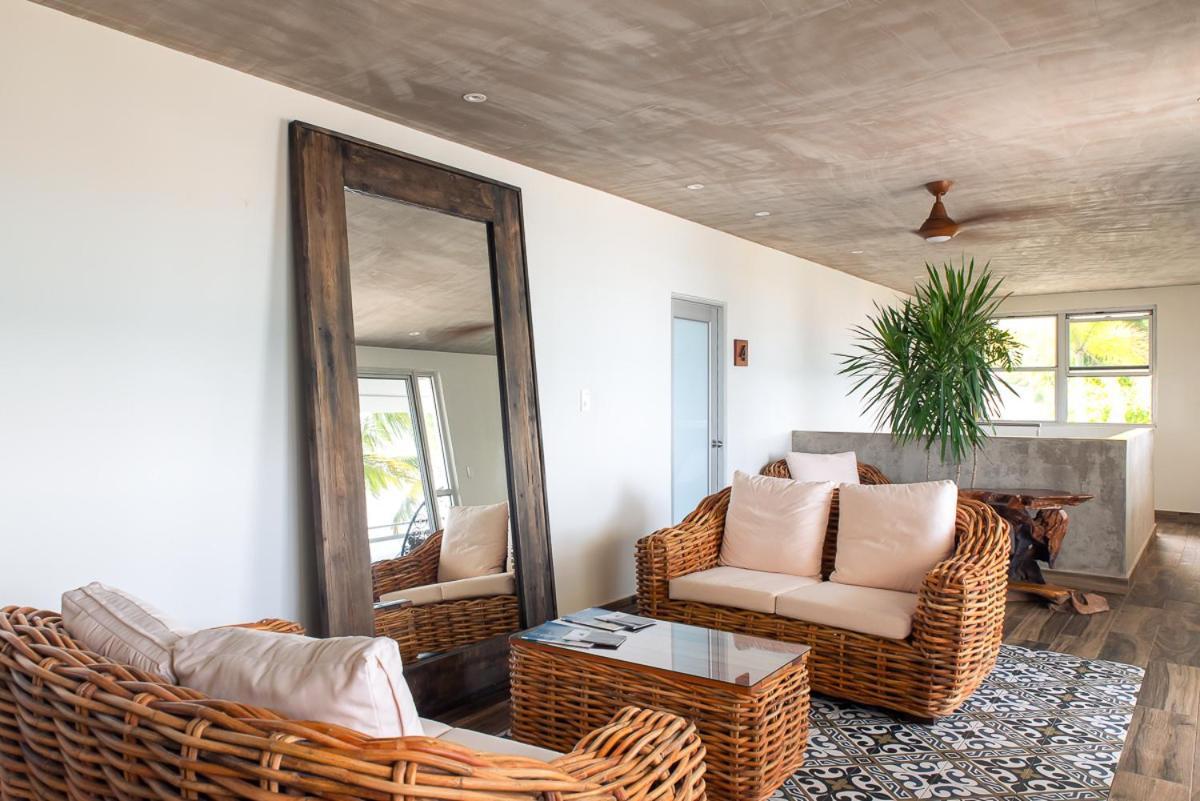 Numero Uno Beach House Сан-Хуан Экстерьер фото